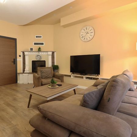 Midtown Prishtina Stays - Central Location 프리슈티나 외부 사진