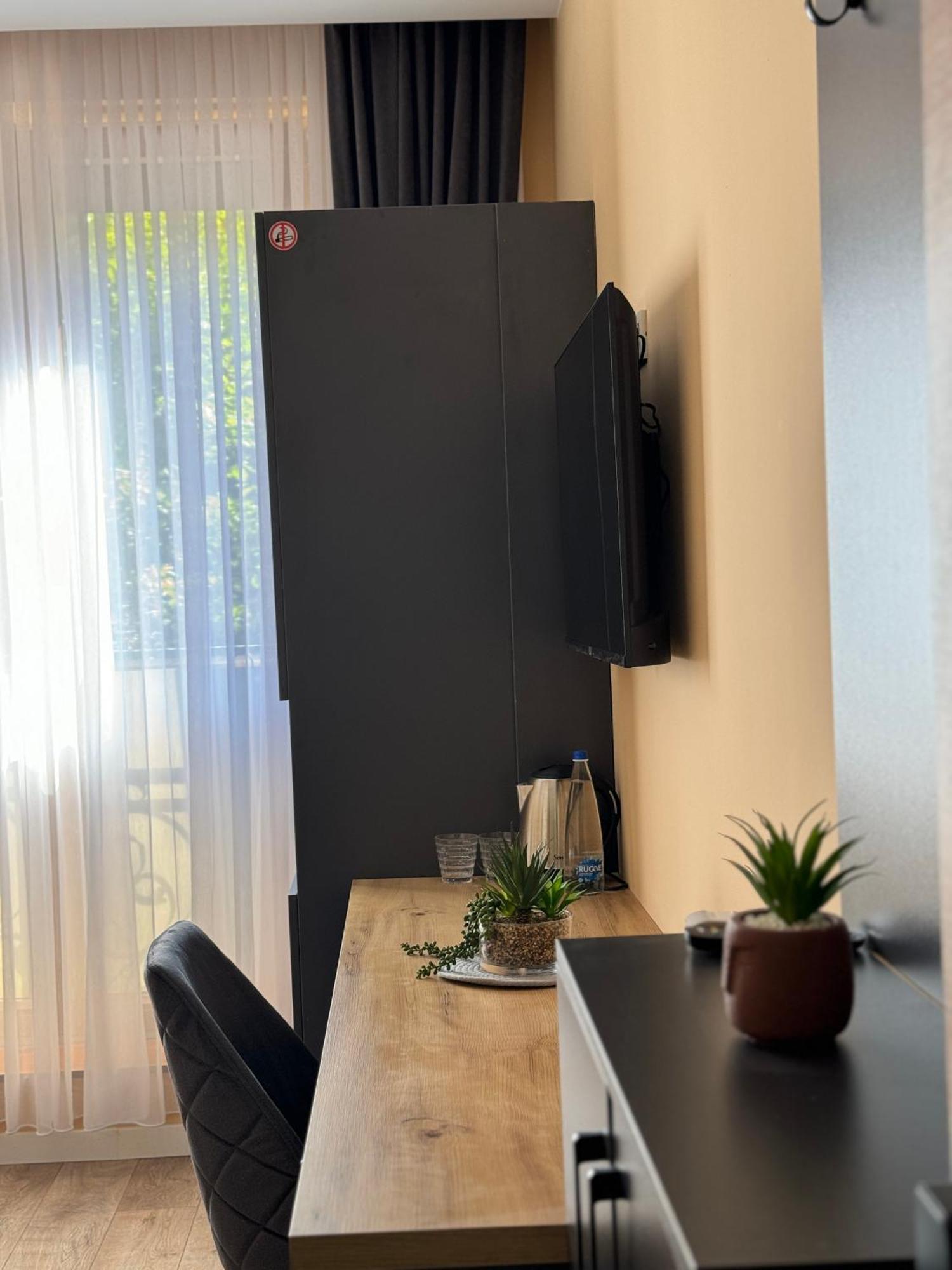 Midtown Prishtina Stays - Central Location 프리슈티나 외부 사진